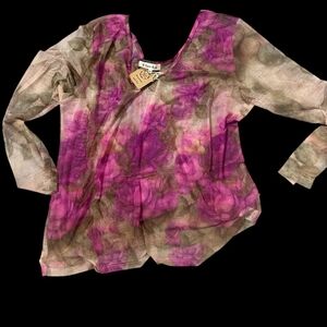 NWT! A Rare Bird Mesh Layering Top Roses Roses More Roses Sm/med